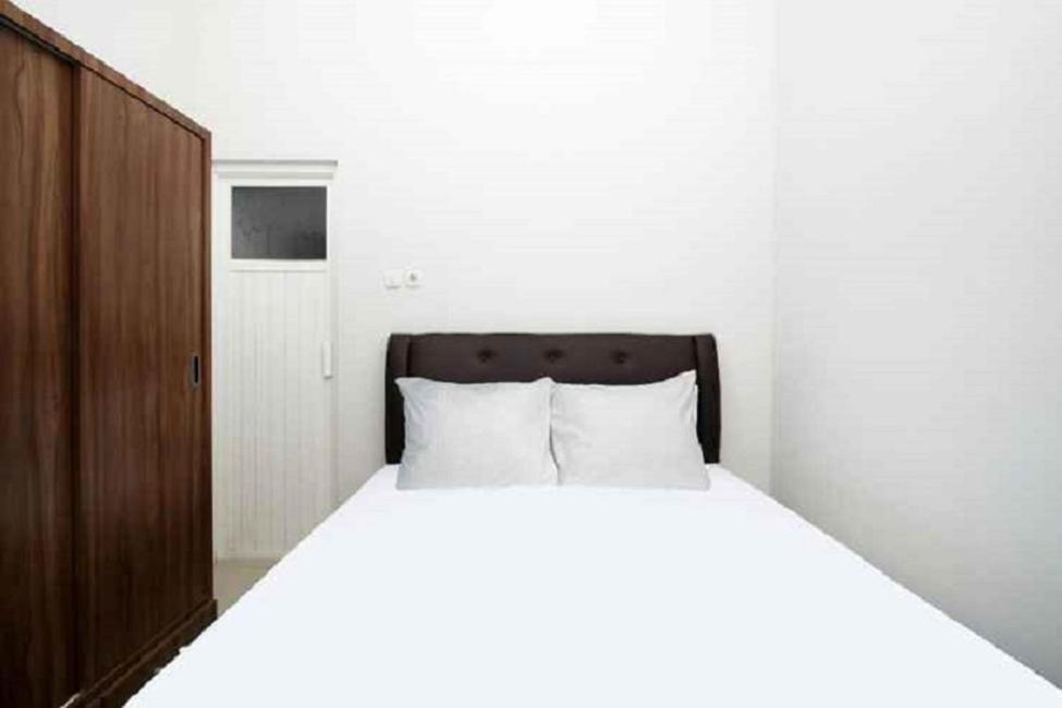 Cah Ayu Guest House Malang Buitenkant foto
